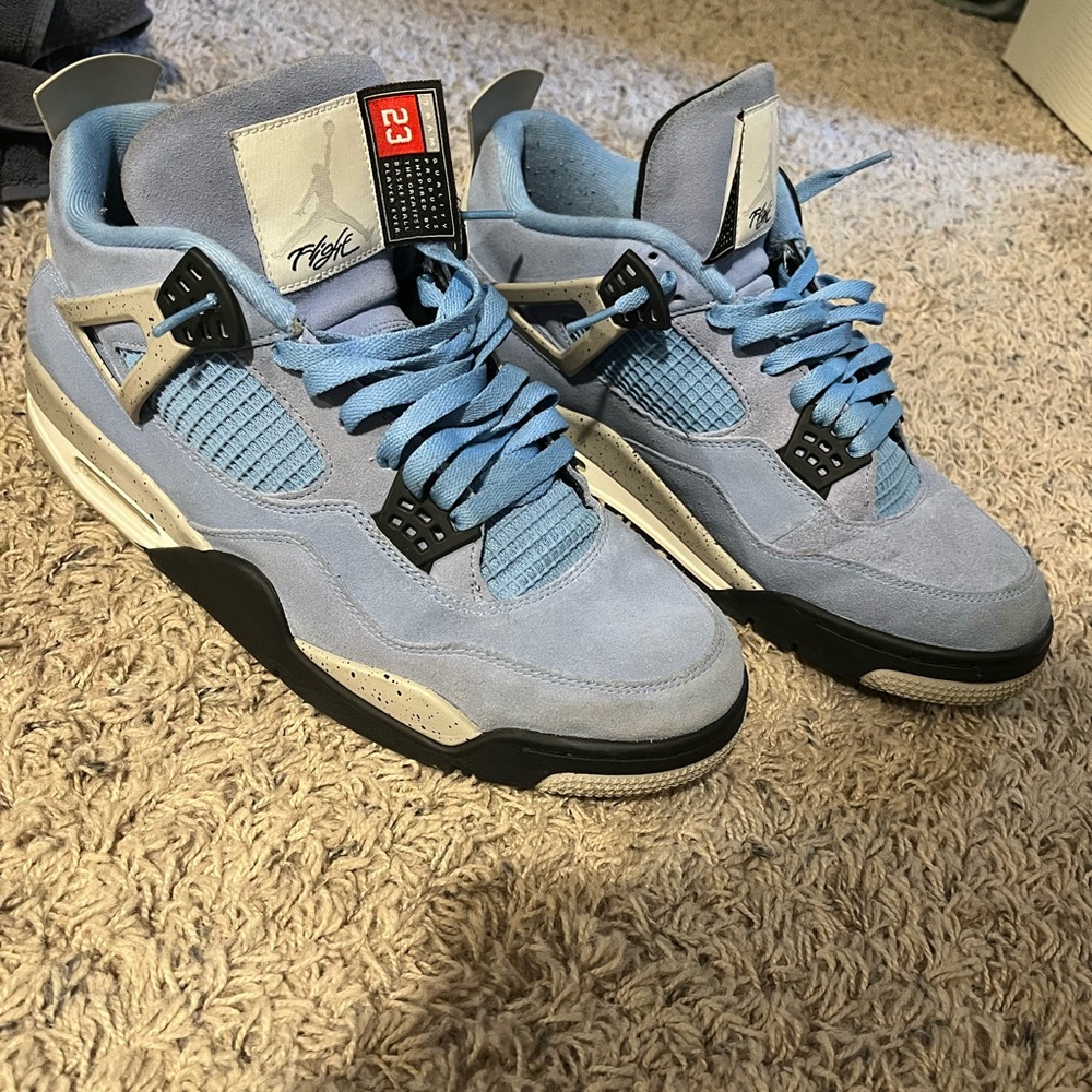 Jordan 4 “University Blue”